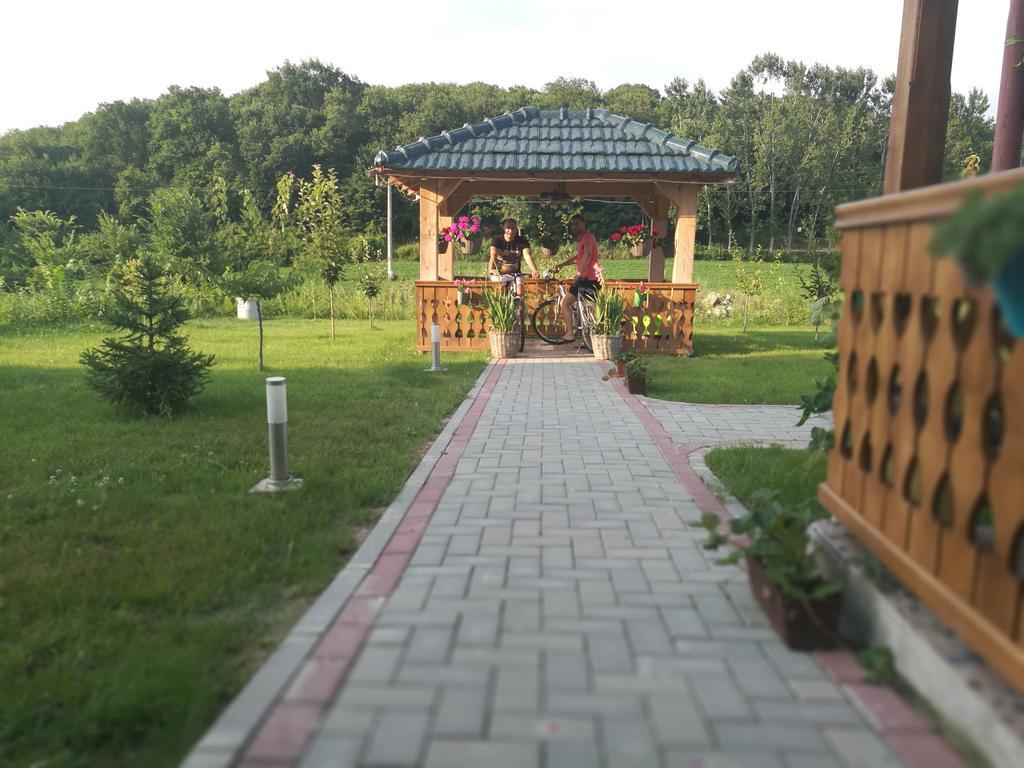 Agropensiunea Valea Fagilor Luncavita Luaran gambar