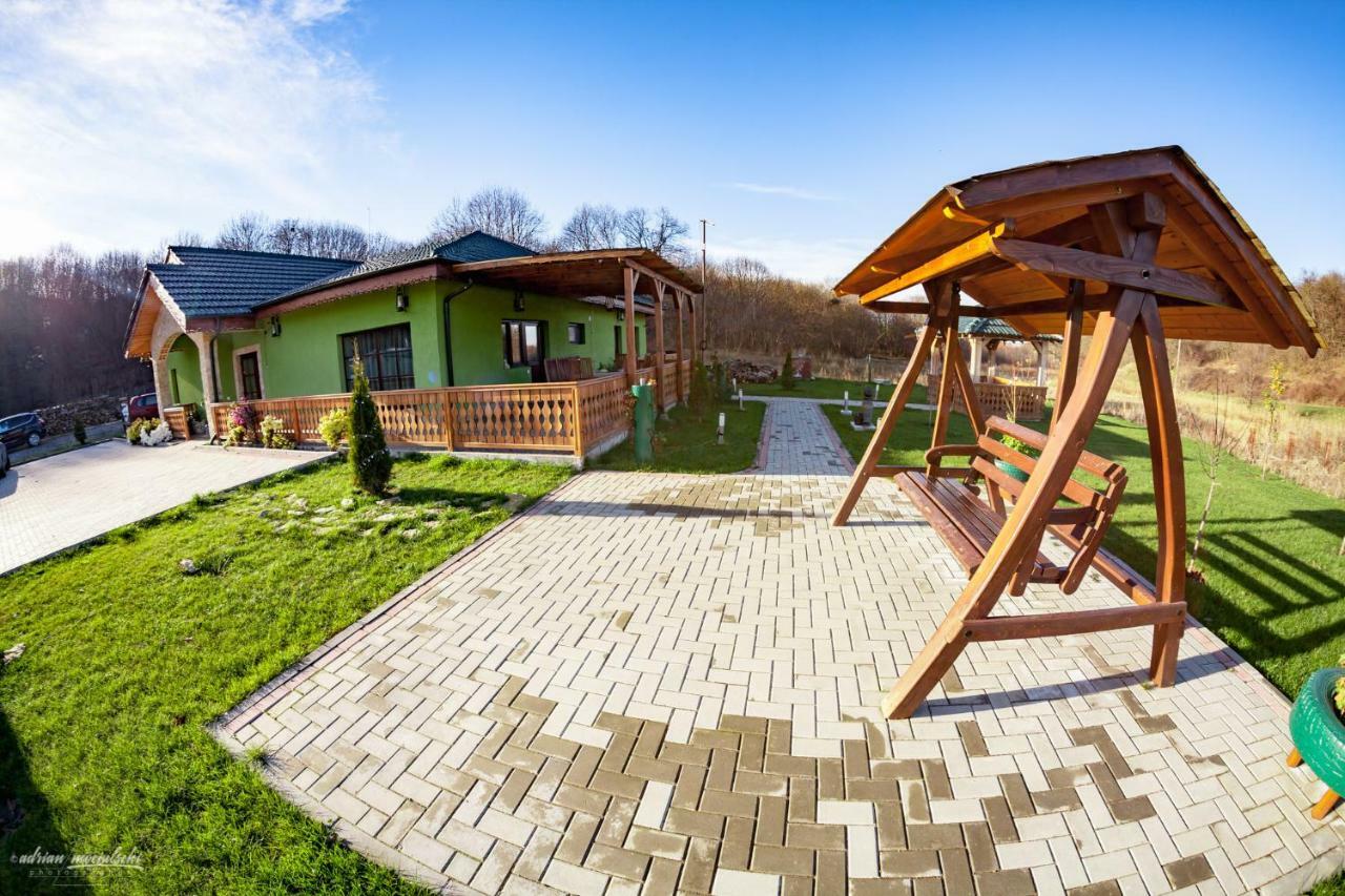 Agropensiunea Valea Fagilor Luncavita Luaran gambar